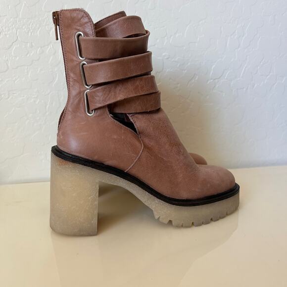 Free People Tan Leather Chunky Lug Sole Jesse Cut Out Boots Womens 36 EU - Picture 2 of 13